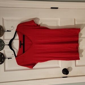 ☀️ WHBM V-Neck T-Shirt